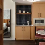 Burton House, Beverly Hills, A Tribute Portfolio Hotel