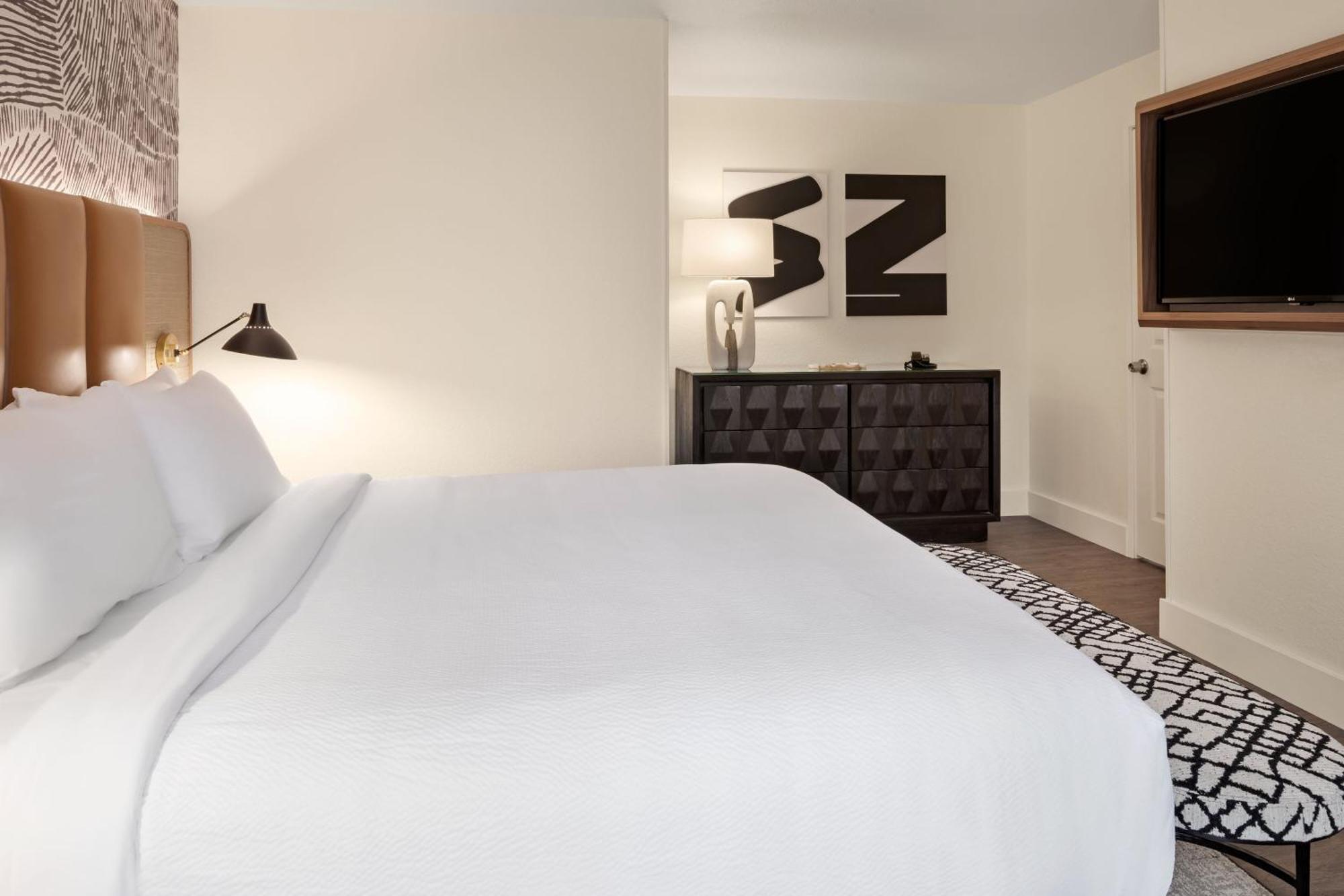Burton House, Beverly Hills, A Tribute Portfolio 3* Los Ángeles